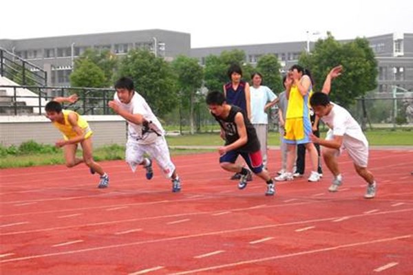 有体育特长的考生适合什么升学途径?